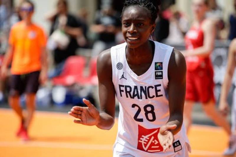 Début sans faute pour Migna Touré et les Bleues - Photo : FIBA